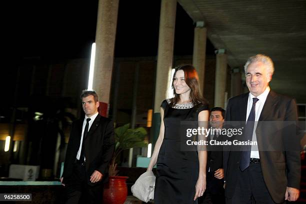 French First lady Carla Sarkozy meeting with Thomas Boni Yayi, president of Benin on January 26, 2010 at the Presidential palace in Cotonou. Carla...