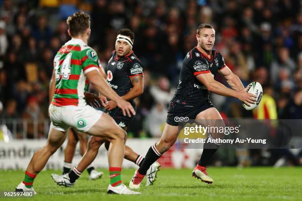Blake Green of the Warriors runs the ball during the round 12 NRL match between the New Zealand Warriors and the South Sydney Rabbitohs at Mt Smart...