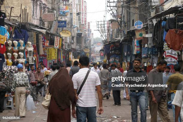 delhi's main bazaar street, paharganj, delhi, india - paharganj stock pictures, royalty-free photos & images