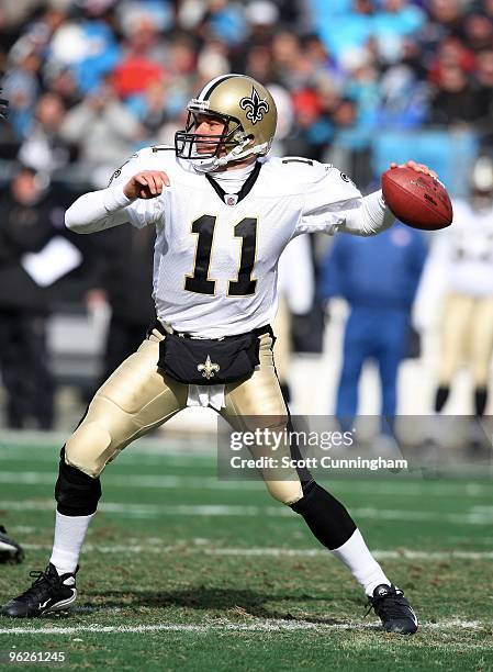 Mark Brunell of the New Orleans Saints passesagainst the Carolina Panthers at Bank of America Stadium on January 3, 2010 in Charlotte, North...