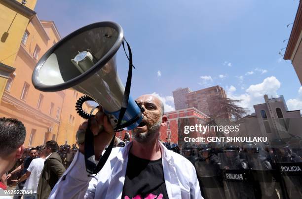 Edi Rama Shouting 6,925 Gent Shkullaku Photos & High Res Pictures - Getty Images