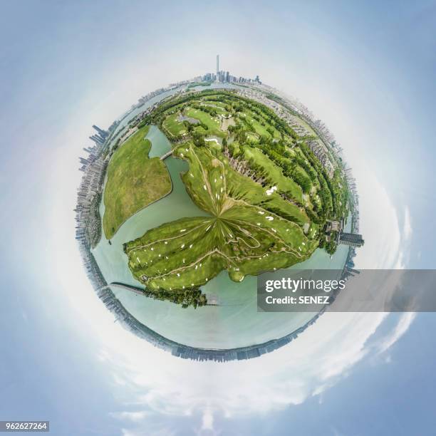 little planet effect - 360 globe stockfoto's en -beelden