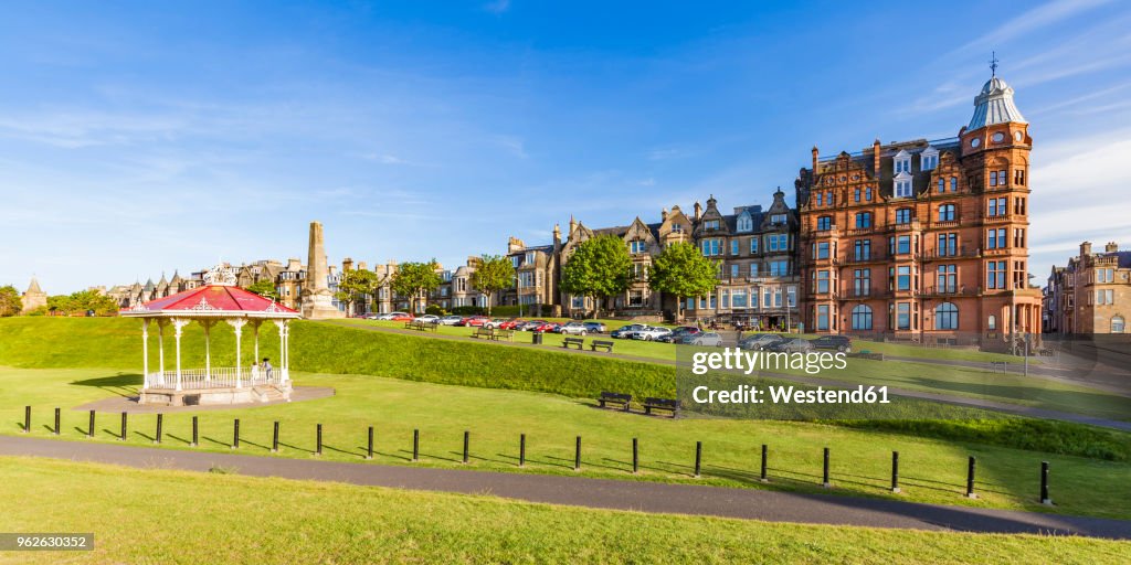 Scotland, Fife, St. Andrews, waterfront promenade