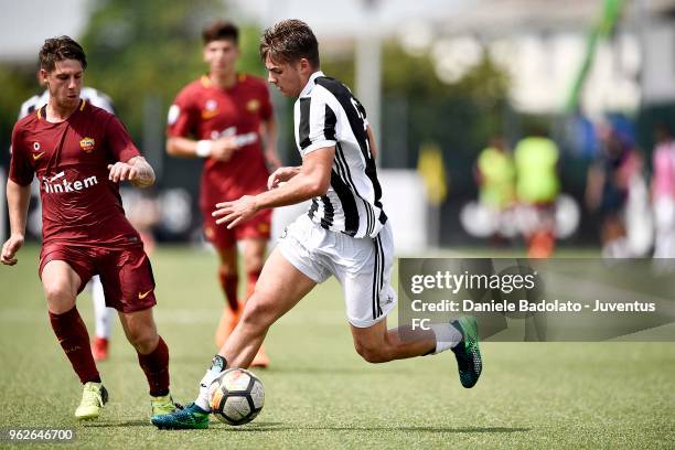 Alessandro Tripaldelli of of Juventus in action during the Serie A Primavera match between Juventus U19 and Roma on May 26, 2018 in Vinovo, Italy.