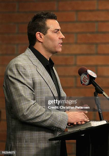 Quarterback Kurt Warner of the Arizona Cardinals announces his retirement from football during a press conference at the team's training center...