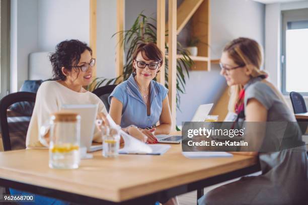 Three People Interview Program Three Person Interview Photos and Premium High Res Pictures - Getty Images