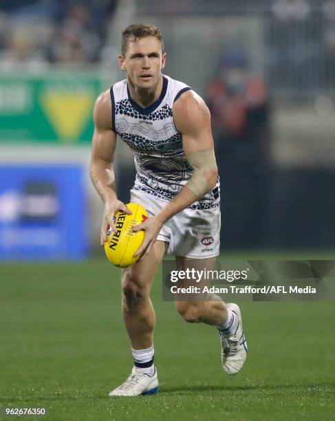 Joel Selwood of the Cats in action during the 2018 AFL round 10 match between the Geelong Cats and the Carlton Blues at GMHBA Stadium on May 26, 2018...