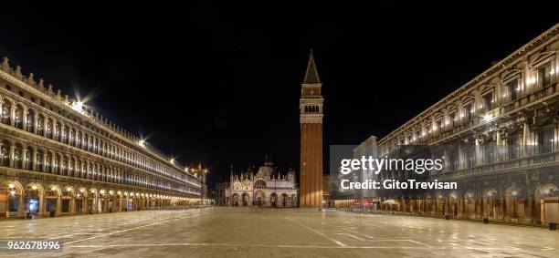 venezia - piazza san marco by night - panoramica - saint mark stock pictures, royalty-free photos & images