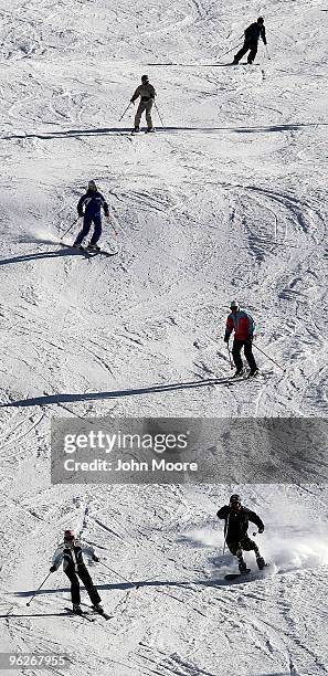 Double-amputee Kevin Pannell snow boards on his prostheses down a slope on January 29, 2010 in Vail, Colorado. Pannell, from Portland, Oregon, lost...