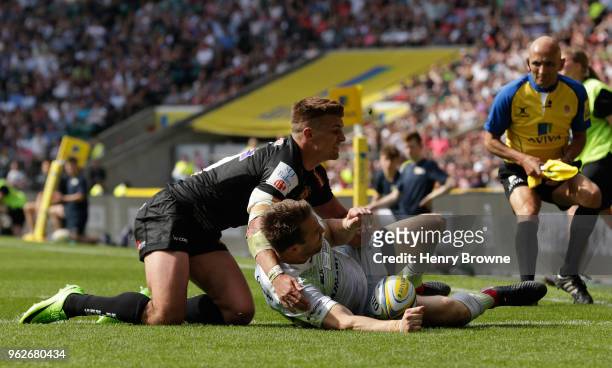 Chris Wyles of Saracens touches down for his sides third try during the Aviva Premiership Final between Saracens and Exeter Chiefs at Twickenham...