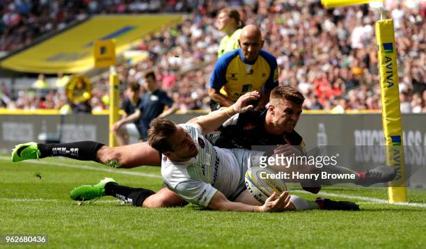 Chris Wyles of Saracens touches down for his sides third try during the Aviva Premiership Final between Saracens and Exeter Chiefs at Twickenham...