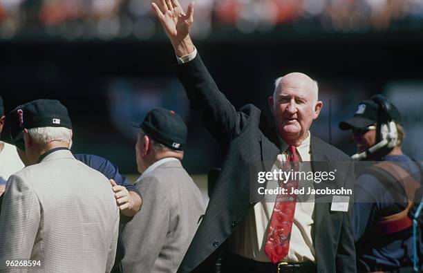 Roger Craig waves prior to the start of the last game to be played at 3 Com Park, commonly know at Candlestick Park, between the Los Angeles Dodgers...