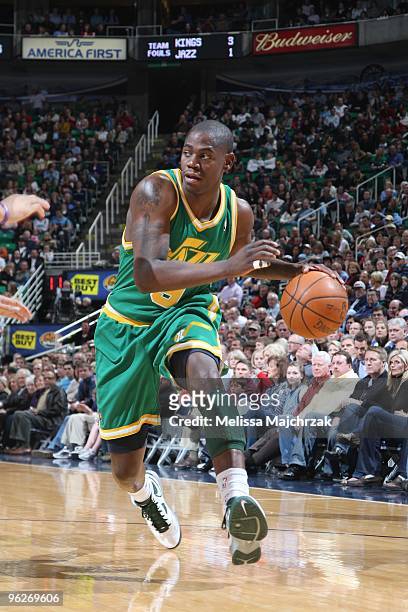 Ronnie Brewer of the Utah Jazz drives to the basket against the Sacramento Kings at EnergySolutions Arena on January 29, 2010 in Salt Lake City,...