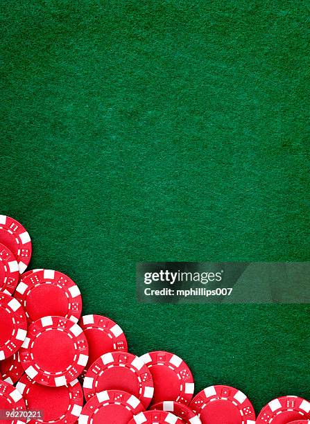 gambling chips - poker stockfoto's en -beelden