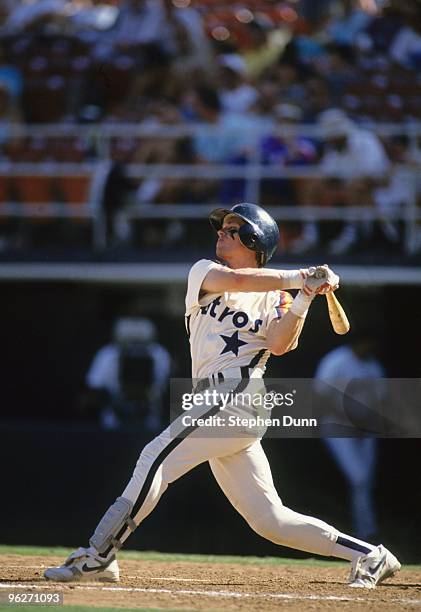 Craig Biggio of the Houston Astros swings at the pitch during a game against the San Diego Padres at Jack Murphy Stadium on September 24, 1992 in San...