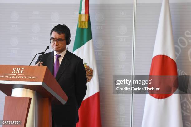 Minister of Foreign Affairs of Japan Taro Kono speaks during a press conference as part of his welcome reception on May 24, 2018 in Mexico City,...