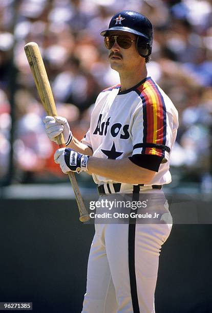 Glen Davis of the Houston Astros stands ready at bat during a 1989 season game Glen Davis played for the Astros from 1984-1990.