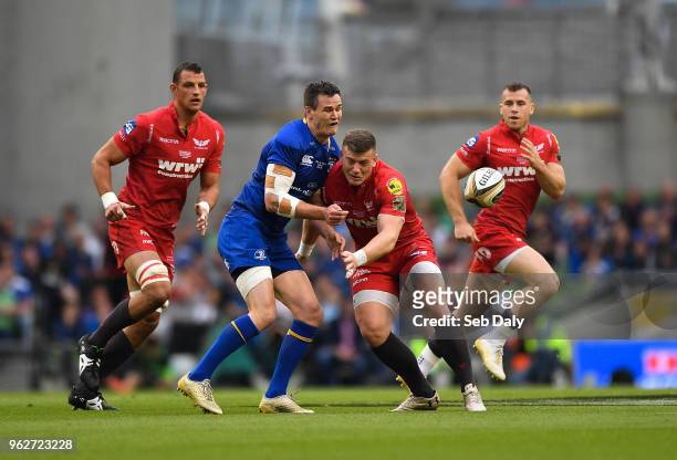 Dublin , Ireland - 26 May 2018; Jonathan Sexton of Leinster is tackled by Scott Williams of Scarlets during the Guinness PRO14 Final between Leinster...