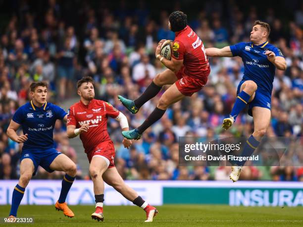 Dublin , Ireland - 26 May 2018; Leigh Halfpenny of Scarlets in action against Jordan Larmour of Leinster during the Guinness PRO14 Final between...