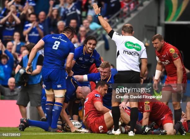 Dublin , Ireland - 26 May 2018; Devin Toner of Leinster is congratulated by team mates Jack Conan, left, James Lowe, centre, and Dan Leavy after...
