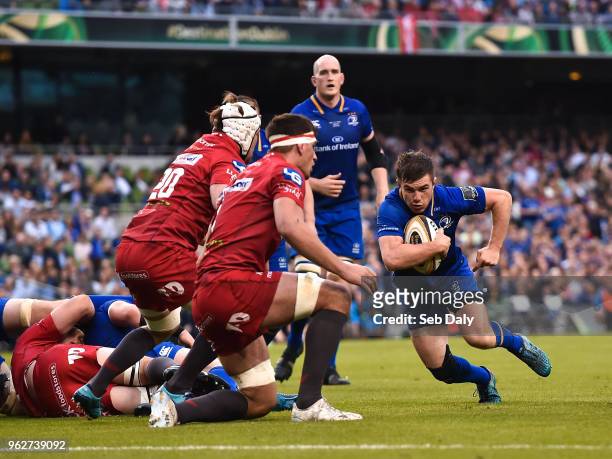 Dublin , Ireland - 26 May 2018; Luke McGrath of Leinster in action against Will Boyde and Lewis Rawlins of Scarlets during the Guinness PRO14 Final...