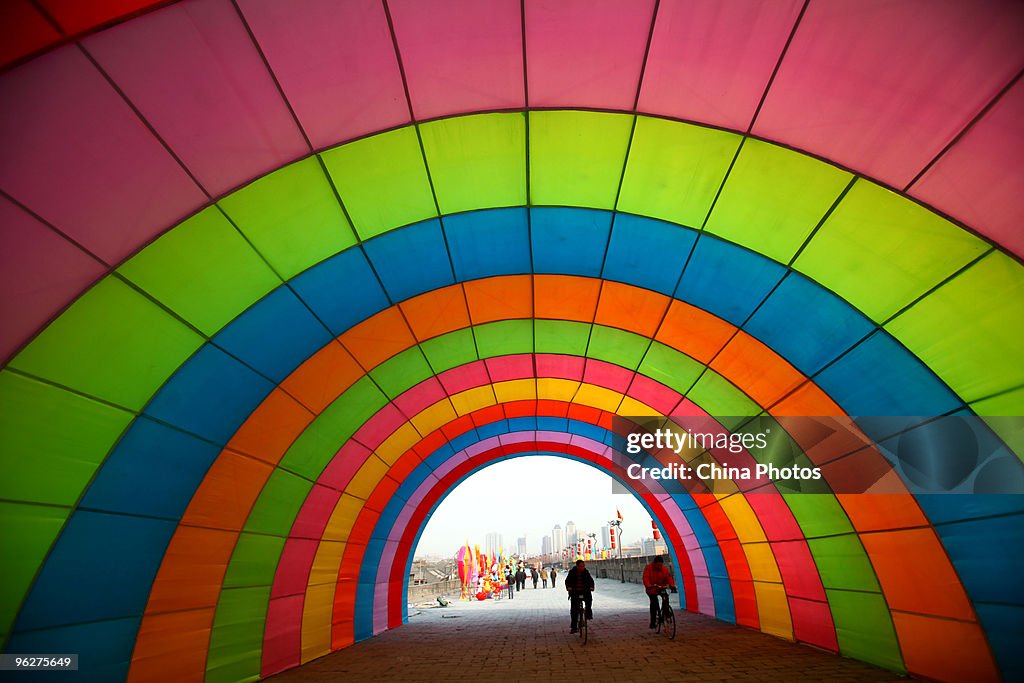 Chinese People Prepare For Lunar New Year