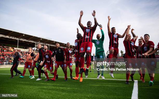 Players of Ostersunds FK cheers to the fans after the Allsvenskan match between Ostersunds FK and BK Hacken at Jamtkraft Arena on May 26, 2018 in...