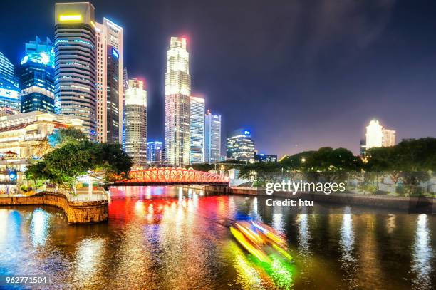 aerial view singapore marina bay at dusk - marina square fotografías e imágenes de stock