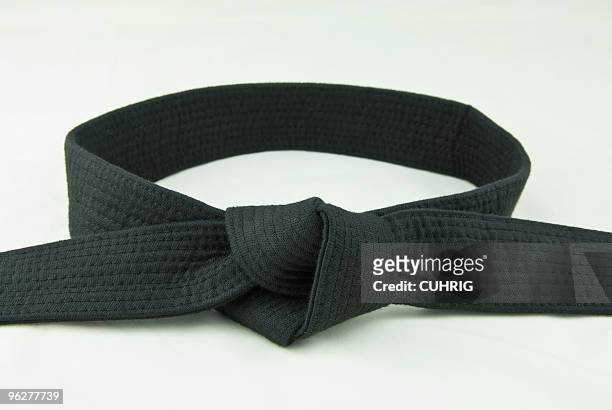 ceinture de karaté noir - arts martiaux photos et images de collection