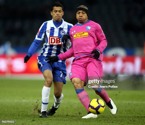 Cicero of Berlin and Joel Epalle of Bochum battle for the ball during the Bundesliga match between Hertha BSC Berlin and VfL Bochum at Olympic...