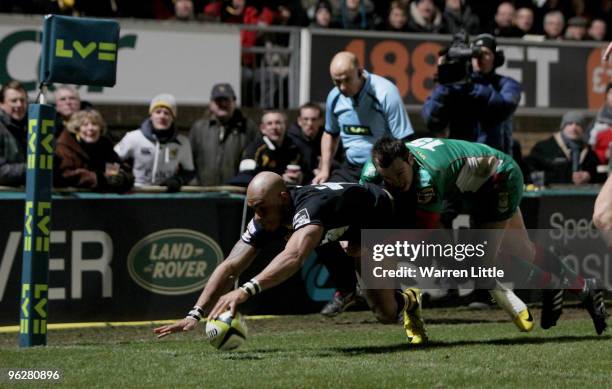 Tom Varndell of London Wasps scores a try during the LV=Cup between London Wasps and Llanelli Scarlets at Adams Park on January 30, 2010 in High...
