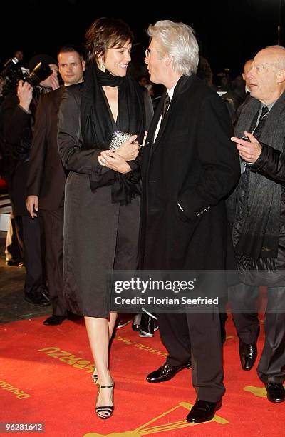 Actor Richard Gere and partner Carey Lowell attend the Goldene Kamera 2010 Award at the Axel Springer Verlag on January 30, 2010 in Berlin, Germany.