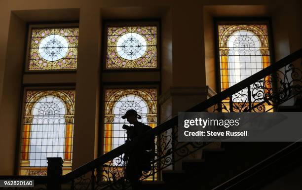 Photography is usually not allowed in the Old City Hall because it houses courts. The 19th annual Doors Open Toronto provides an opportunity to see...