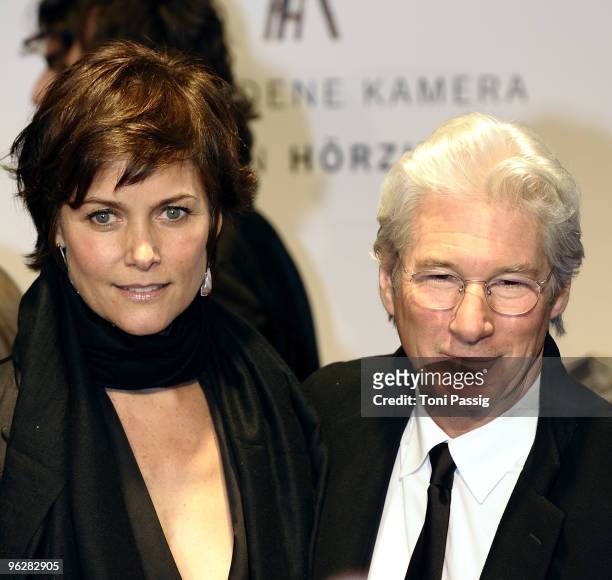 Actor Richard Gere and his wife Carey Lowell attend the Goldene Kamera 2010 Award at the Axel Springer Verlag on January 30, 2010 in Berlin, Germany.