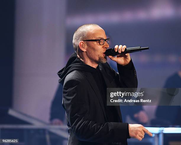 Thomas D performs during the Goldene Kamera 2010 Award at the Axel Springer Verlag on January 30, 2010 in Berlin, Germany.