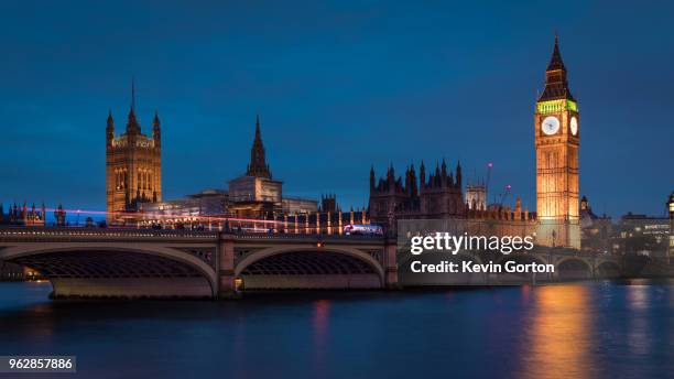 westminster and big ben - big ben stockfoto's en -beelden