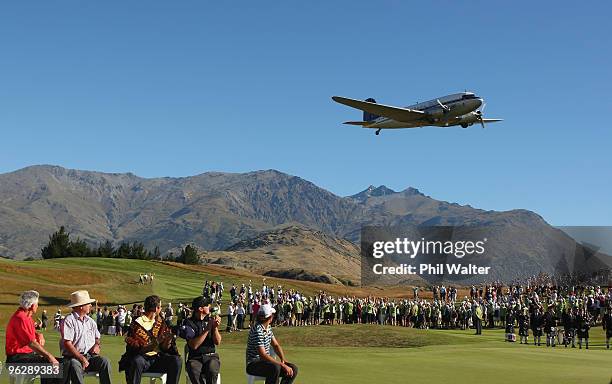 Aircraft flys over the 18th green following day four of the New Zealand Open at The Hills Golf Club on January 31, 2010 in Queenstown, New Zealand.