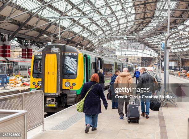 Liverpool Train Line 776 Liverpool Metro Lines Stock Photos, High-Res Pictures, and Images ...