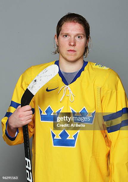 Nicklas Backstrom of the Washington Capitals poses with his Team Sweden Olympic Jersey on January 30, 2010 in Arlington, Virginia.