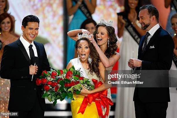 Miss America 2009 Katie Stam crowns Caressa Cameron, Miss Virginia, after she was named the new Miss America as host Mario Lopez and special...