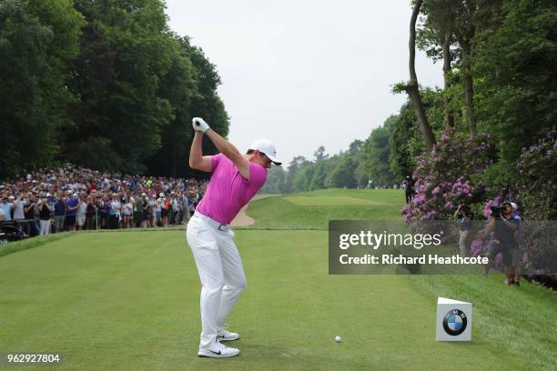 Rory McIlroy of Northern Ireland tees off on the 4th hole during the final round of the BMW PGA Championship at Wentworth on May 27, 2018 in Virginia...