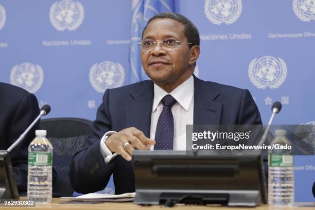 Jakaya Kikwete, former President of Tanzania and Commissioner with the International Commission on Financing Global Education Opportunity, briefs...
