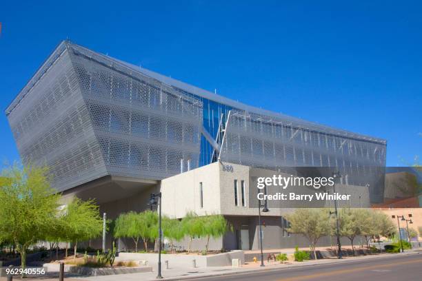 Phoenix Shape Building Phoenix Az Street Photos and Premium High Res Pictures - Getty Images