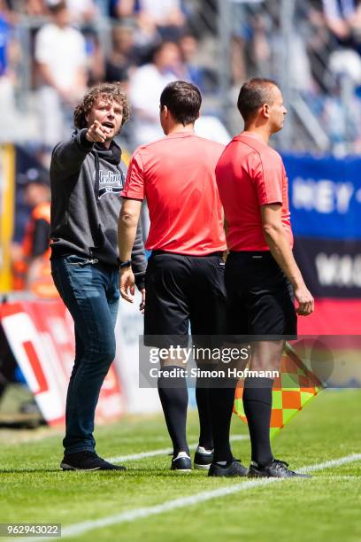 Head coach Stefan Kraemer of Uerdingen reacts during the Third League Playoff Leg 2 match between SV Waldhof Mannheim and KFC Uerdingen at...