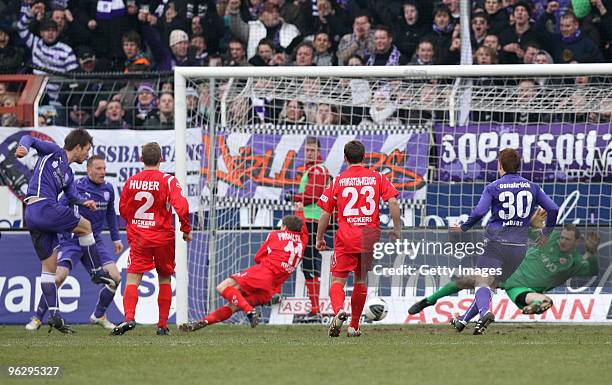 Oliver Stang of Osnabrueck scores 1:0 during the Third Liga match between VfL Osnabrueck and Kickers Offenbach at Osnatel Arena on January 31, 2010...