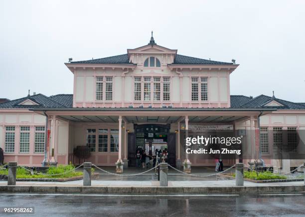 het treinstation van de stad nikko, japan - nikko city stockfoto's en -beelden