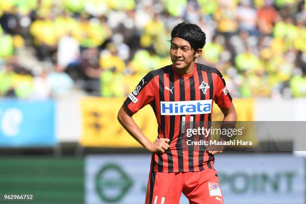 Yusuke Minagawa of Roasso Kumamoto looks on during the J.League J2 match between JEF United Chiba and Roasso Kumamoto at Fukuda Denshi Arena on May...