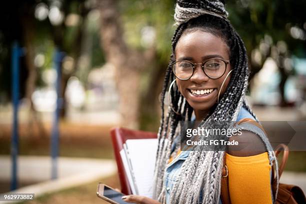 非洲學生肖像 - brazilian female models 個照片及圖片檔