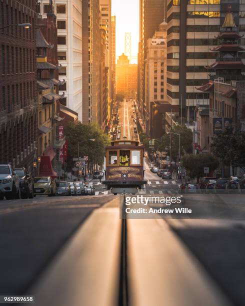 california street cable car symmetry - san francisco fotografías e imágenes de stock