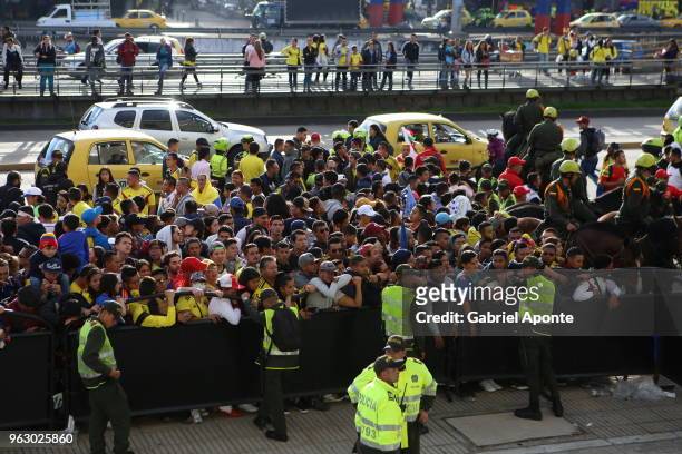 Fans of Colombia arrive to Nemesio Camacho El Campin stadium to watch their team in a training session open to the public as part of the preparation...